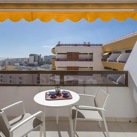 Arenas Cosy Flat - Balcony & Ac Appartement